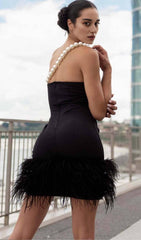 BANDAGE FEATHER PEARL MINI DRESS IN BLACK