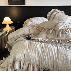 Country Farmhouse Style Ruffle Bedding Set