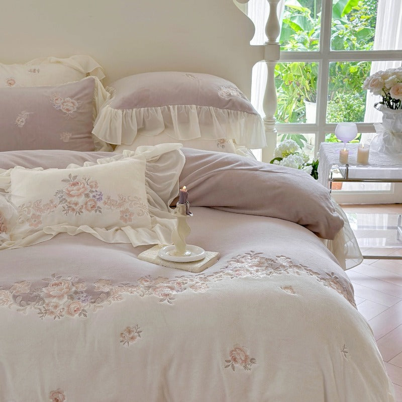 Princess-style Milk Velvet Duvet Cover Set with Lace Trim