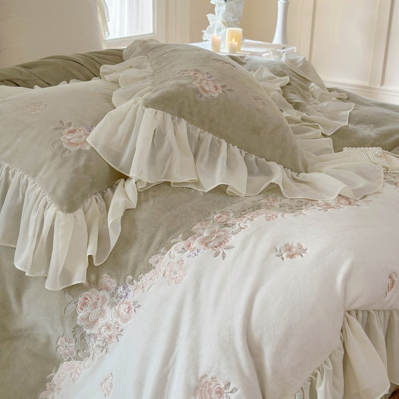 Princess-style Milk Velvet Duvet Cover Set with Lace Trim