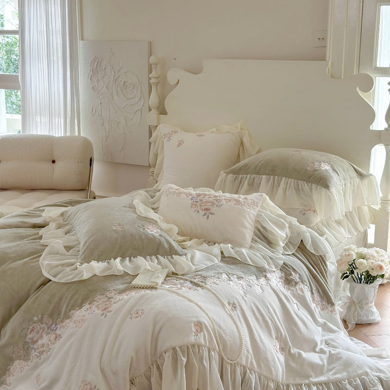 Princess-style Milk Velvet Duvet Cover Set with Lace Trim