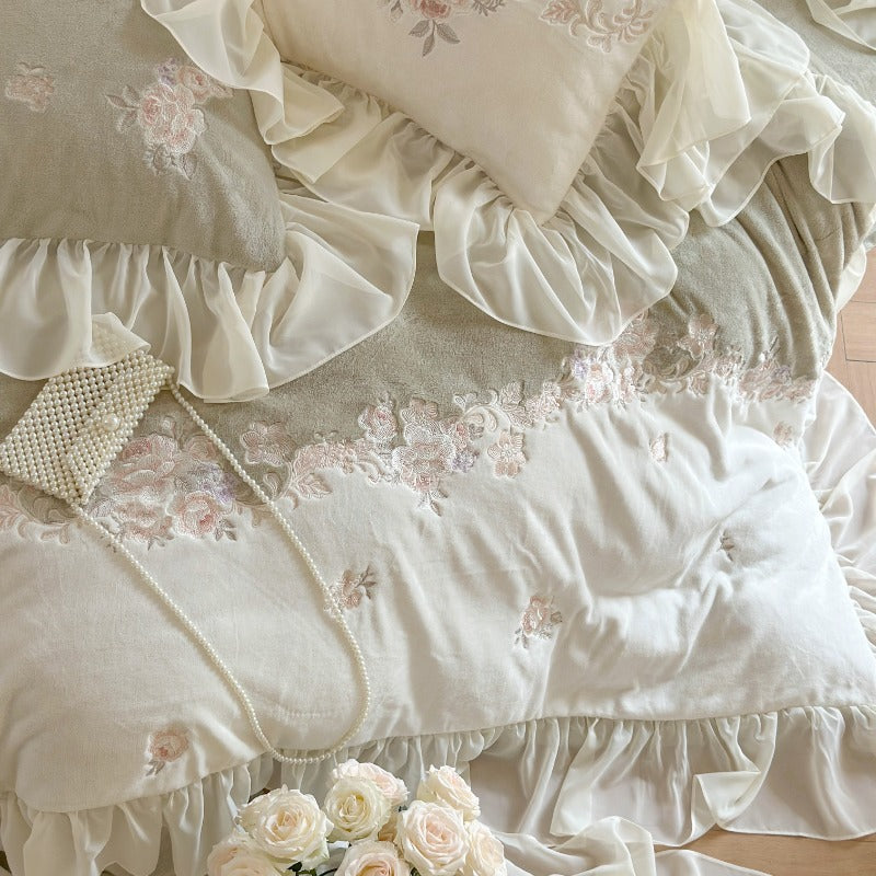 Princess-style Milk Velvet Duvet Cover Set with Lace Trim