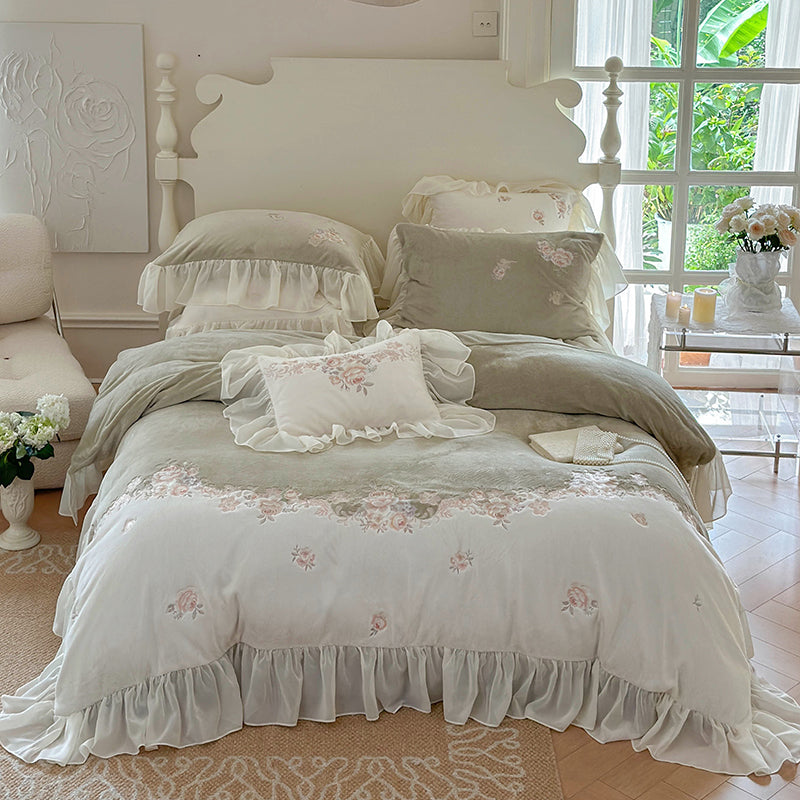 Princess-style Milk Velvet Duvet Cover Set with Lace Trim