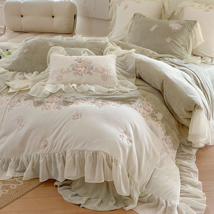 Princess-style Milk Velvet Duvet Cover Set with Lace Trim
