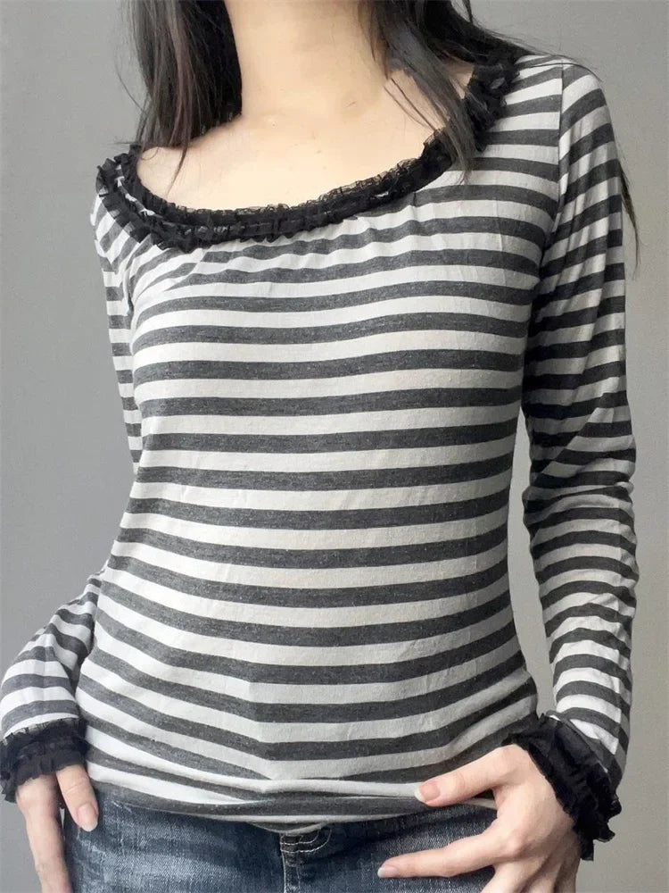 Vintage Spring Fall Casual Long Sleeve Lace Patchwork Black White Striped Streetwear Tee