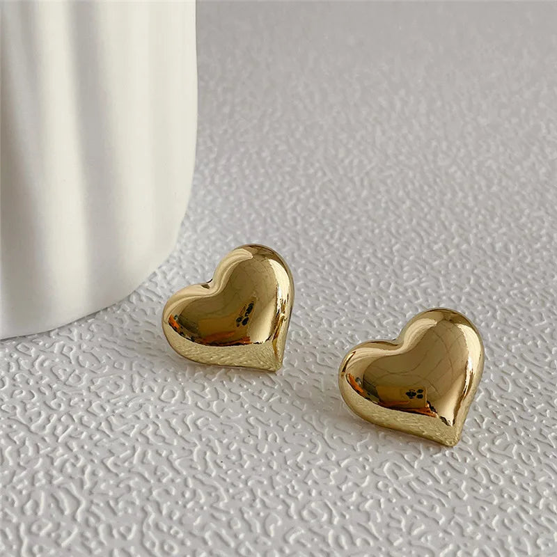 Gold Color Surface Love Heart Shaped Minimalist Fashion Bridal Jewelry Earring