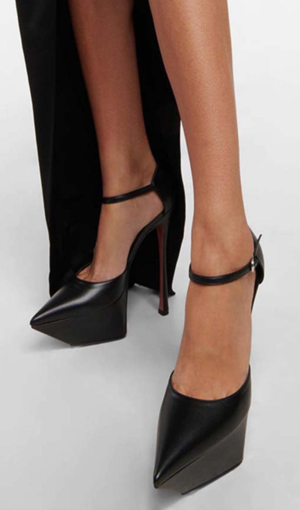 PLATFORM PUMPS IN BLACK