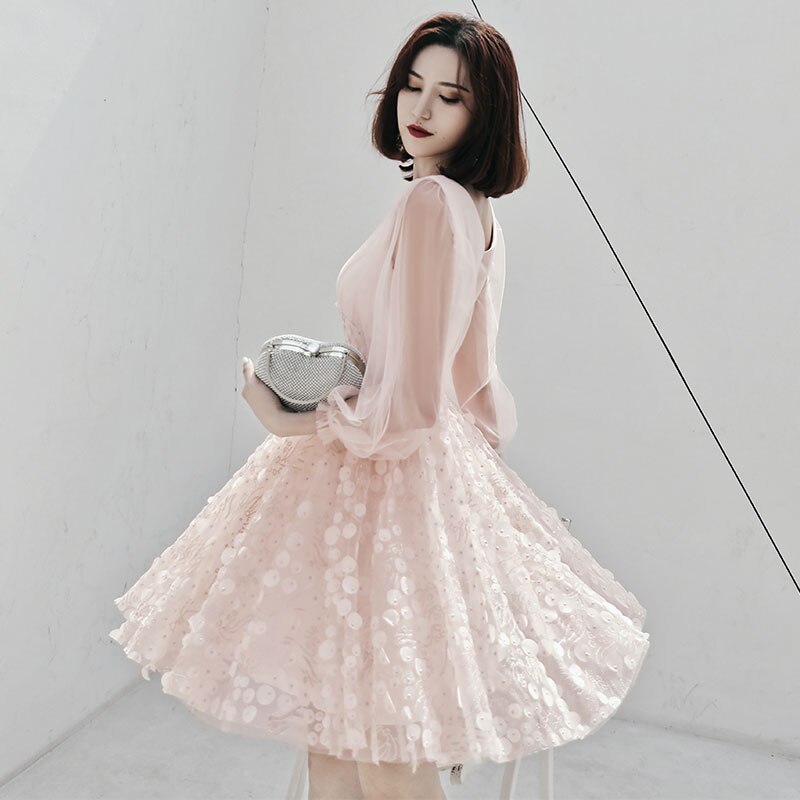 Appliques Fashion V-Neck Full Sleeves A-Line Prom Gowns