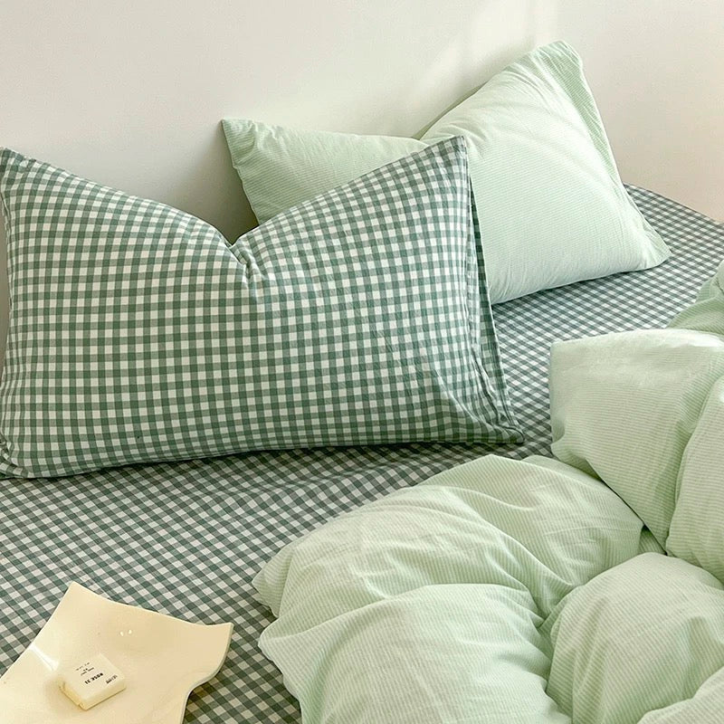 Cozy Pink Plaid Bedding Set