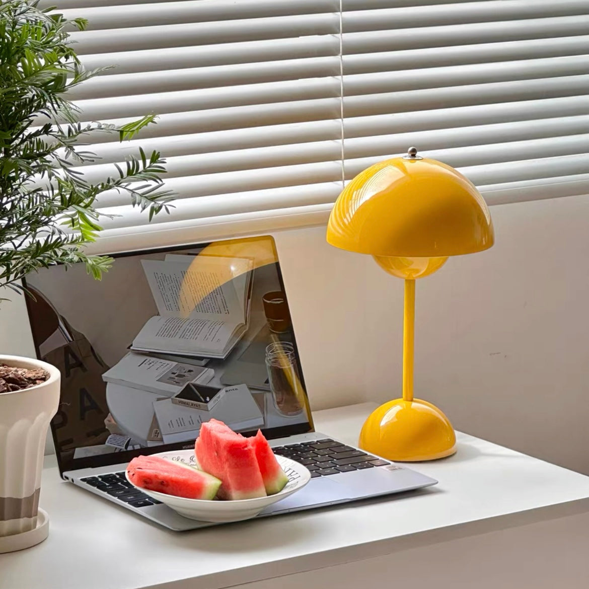Preppy Mushroom Table Lamp