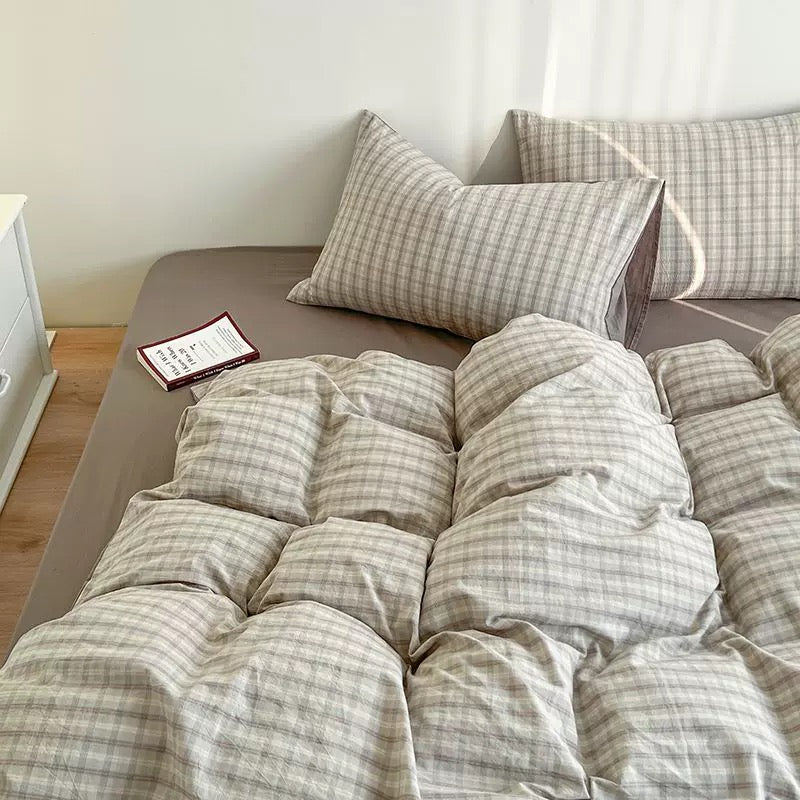 Cozy Pink Plaid Bedding Set