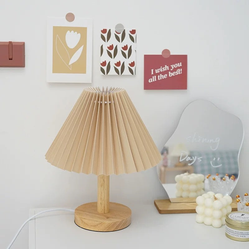 Milk Pleated Table Lamp