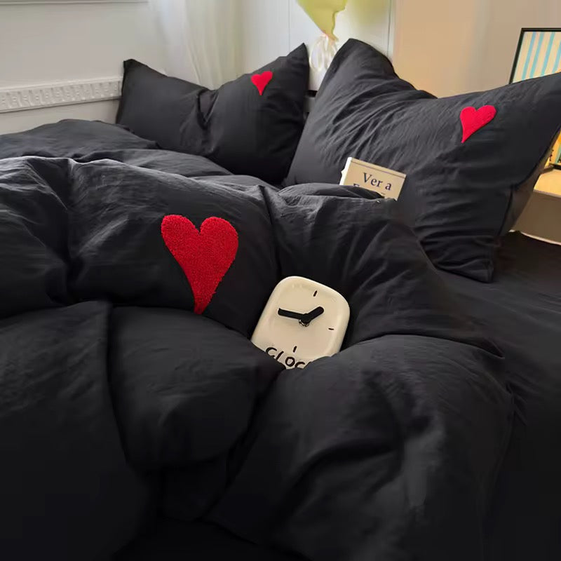 Black Heart Bedding Set