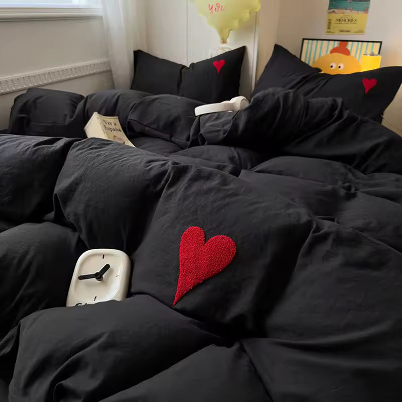 Black Heart Bedding Set