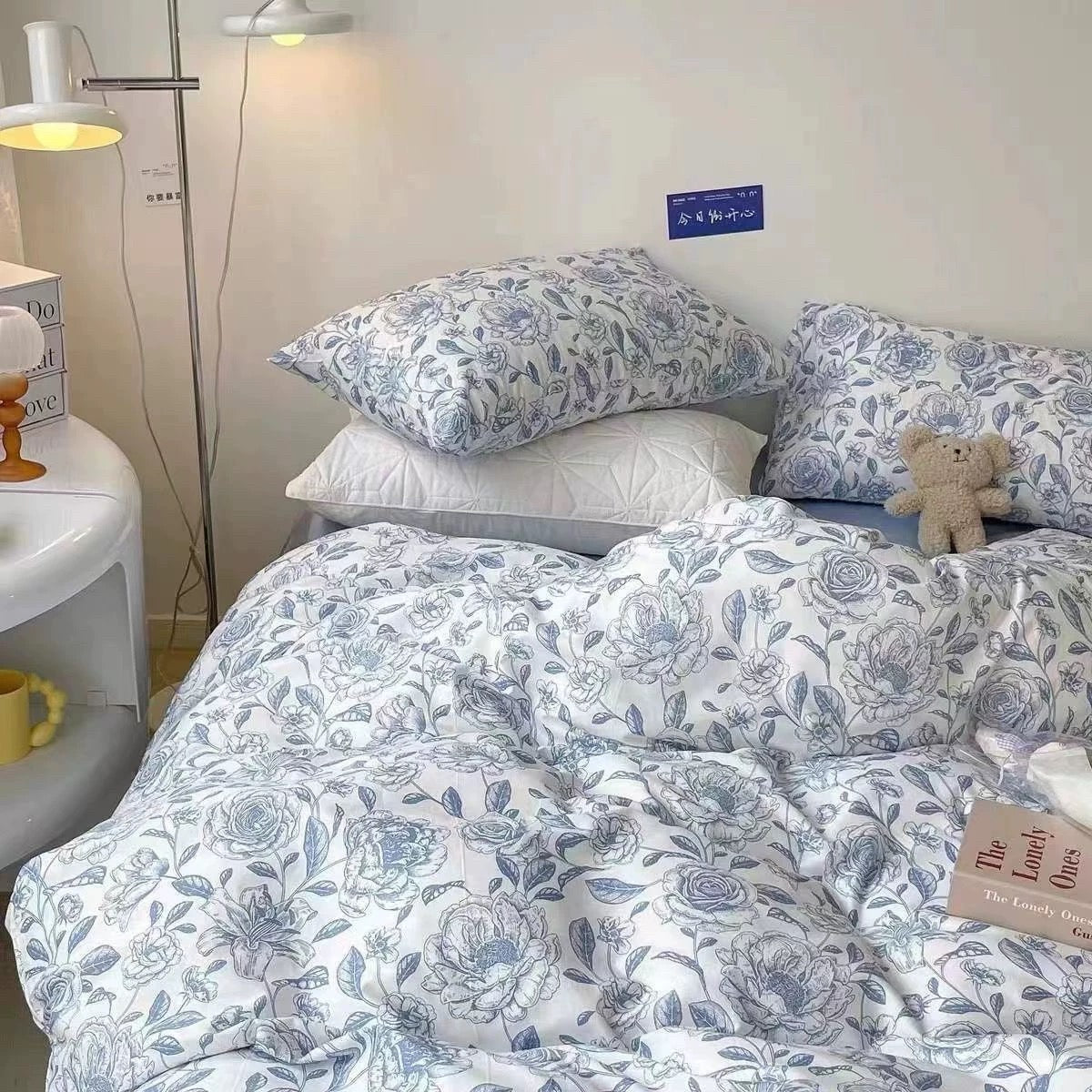 Blue Vintage Floral Bedding Set