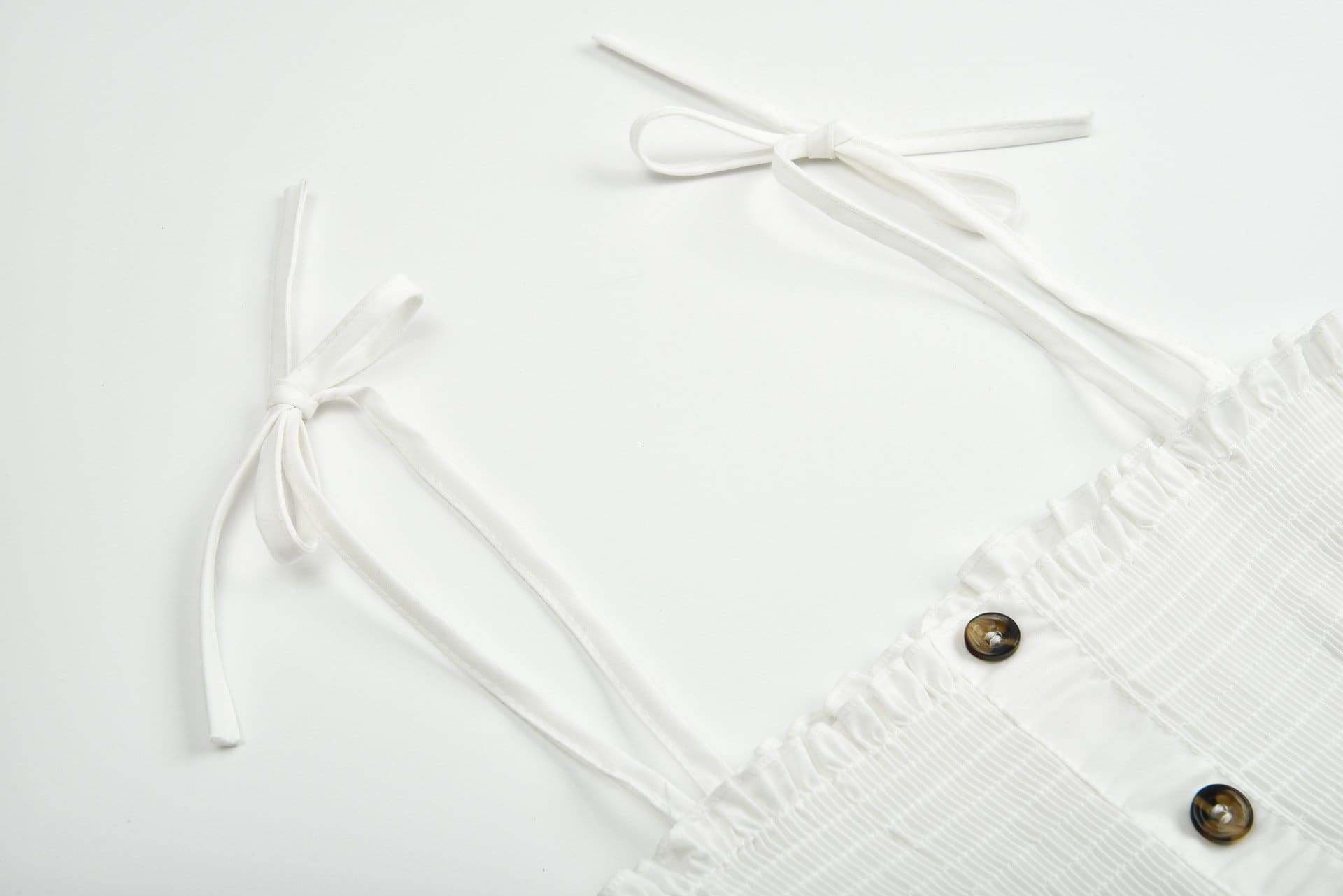 Front-breasted White Elastic Waist Sling Strap Dress