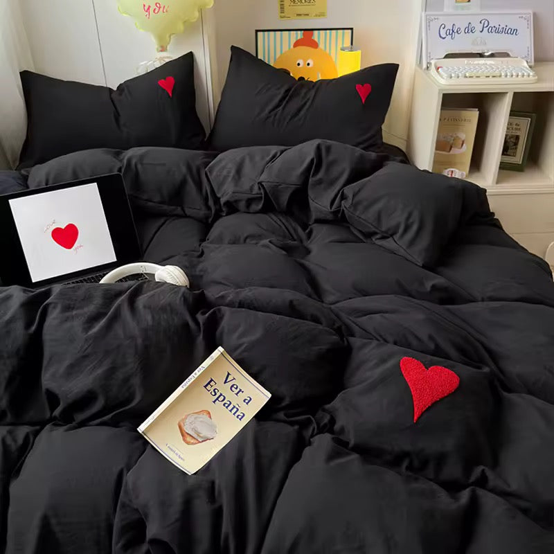 Black Heart Bedding Set