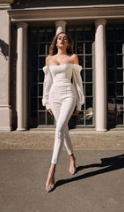 STRAPLESS LONG SLEEVES JUMPSUIT IN WHITE