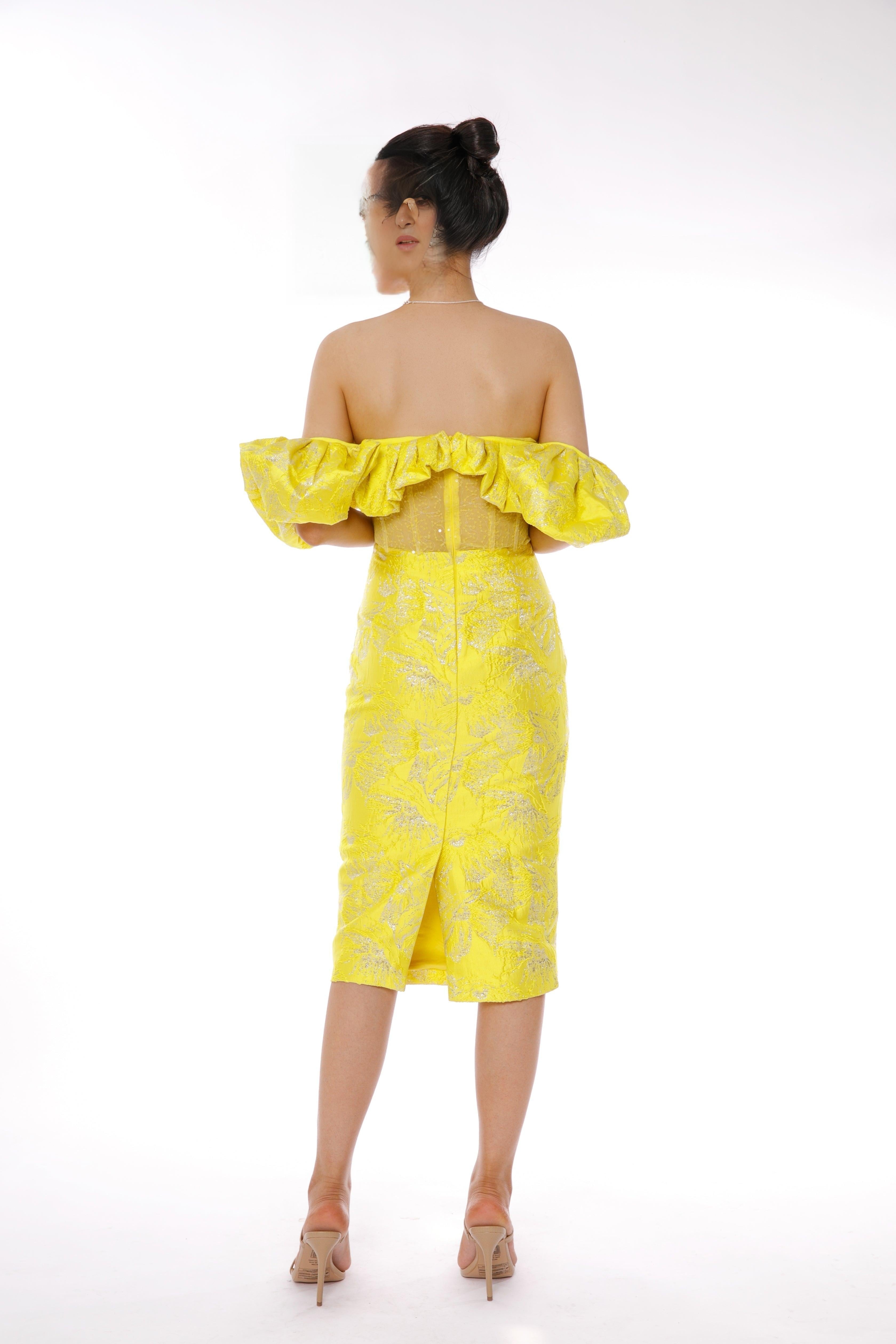 JACQUARD STRAPLESS MIDI DRESS IN YELLOW