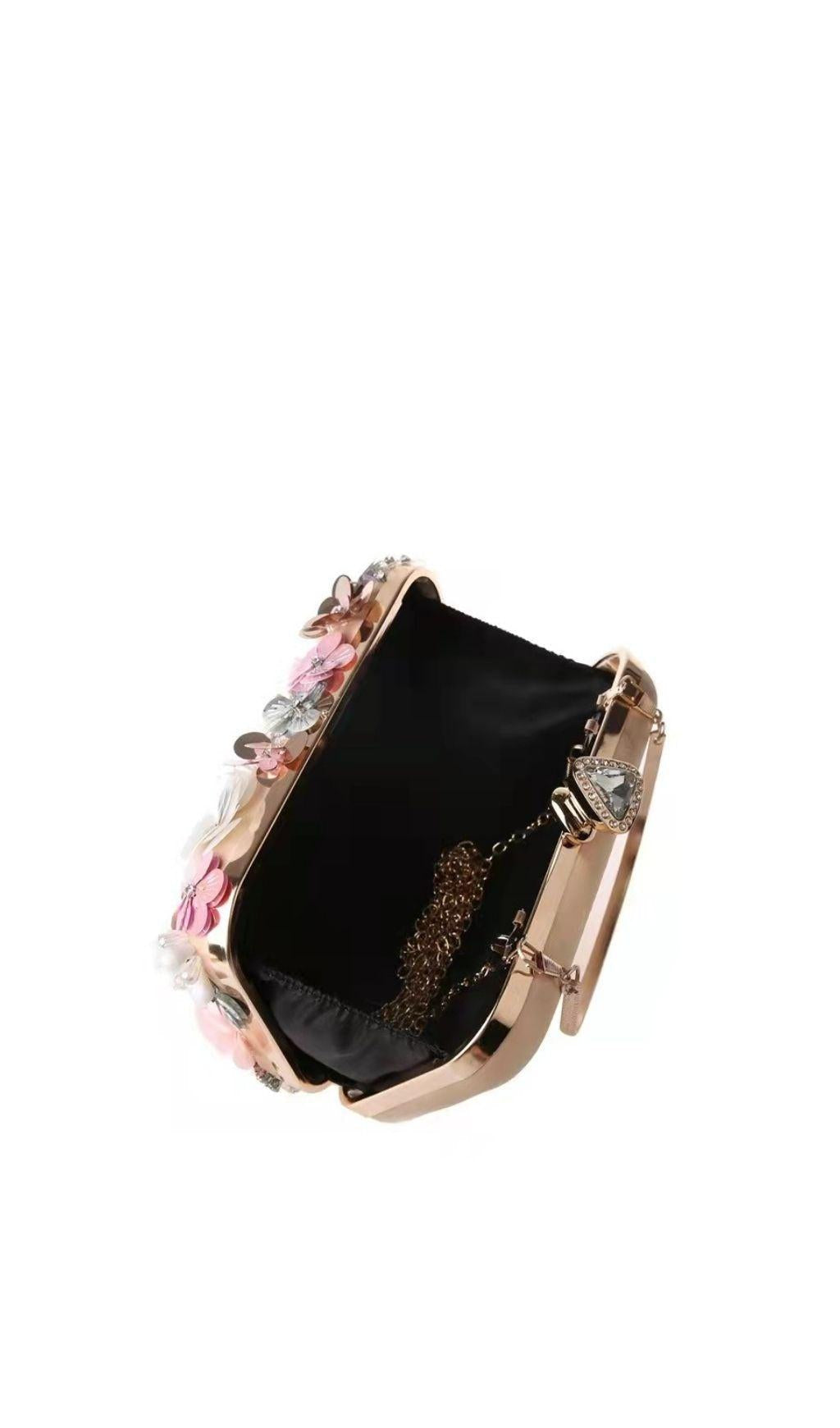 FLORAL ENBROIDERY CLUTCH - BLACK