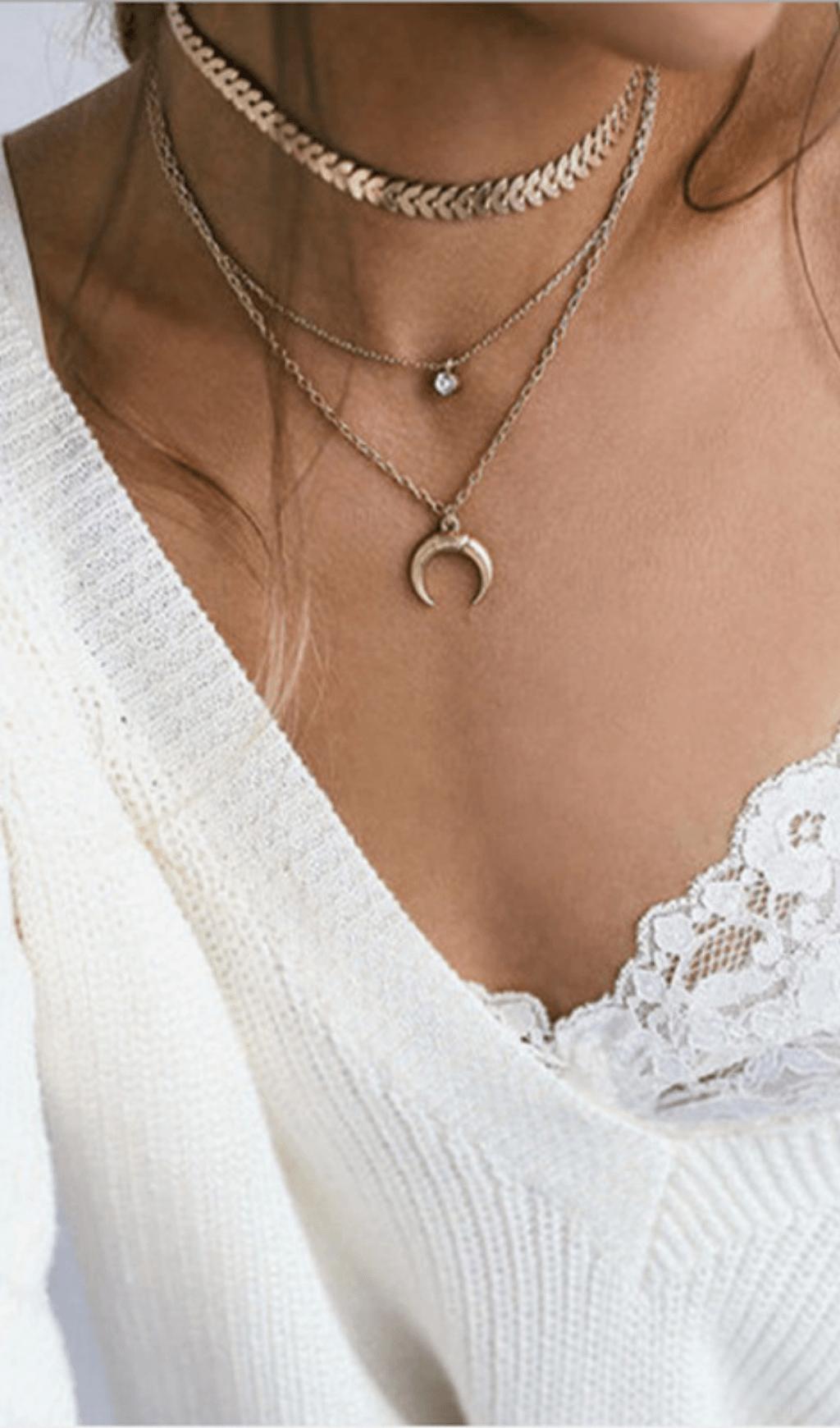 MULTI-LAYERED CRESCENT PENDANT NECKLACE