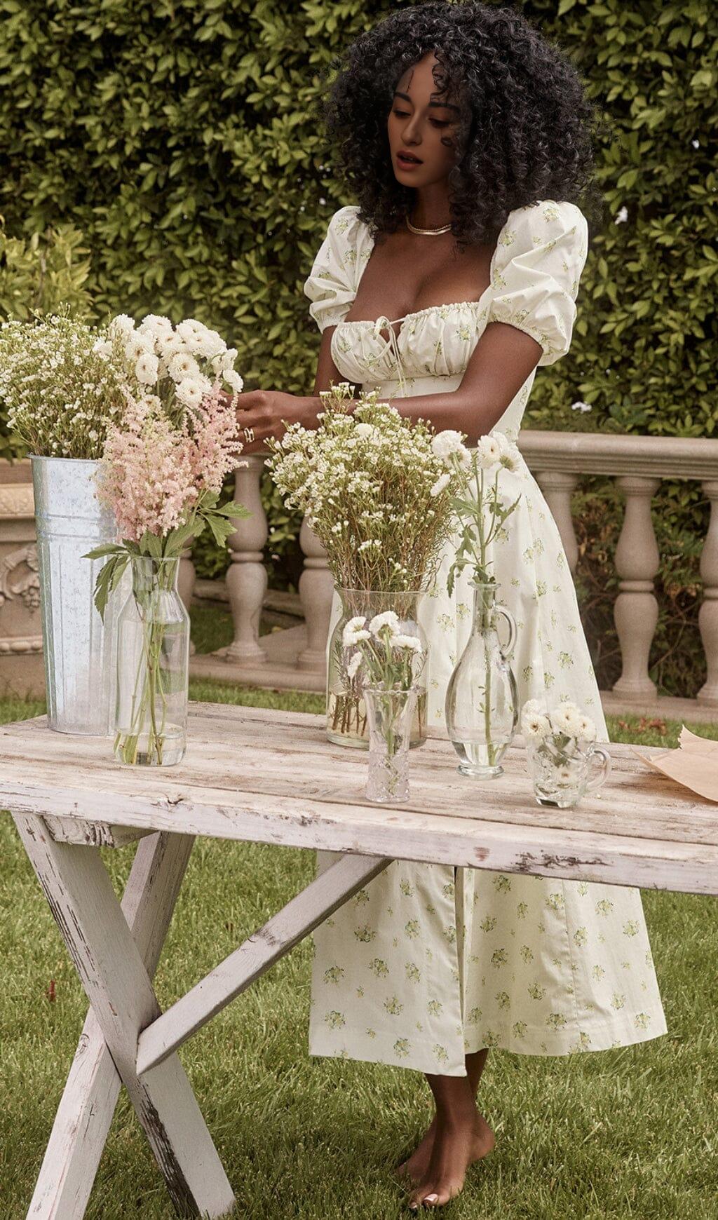 VINTAGE FLORAL PUFF SLEEVE MIDI DRESS IN WHITE