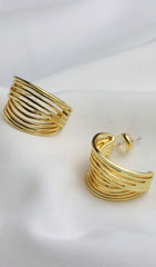 18K GOLD C-SHAPED STUD EARRINGS