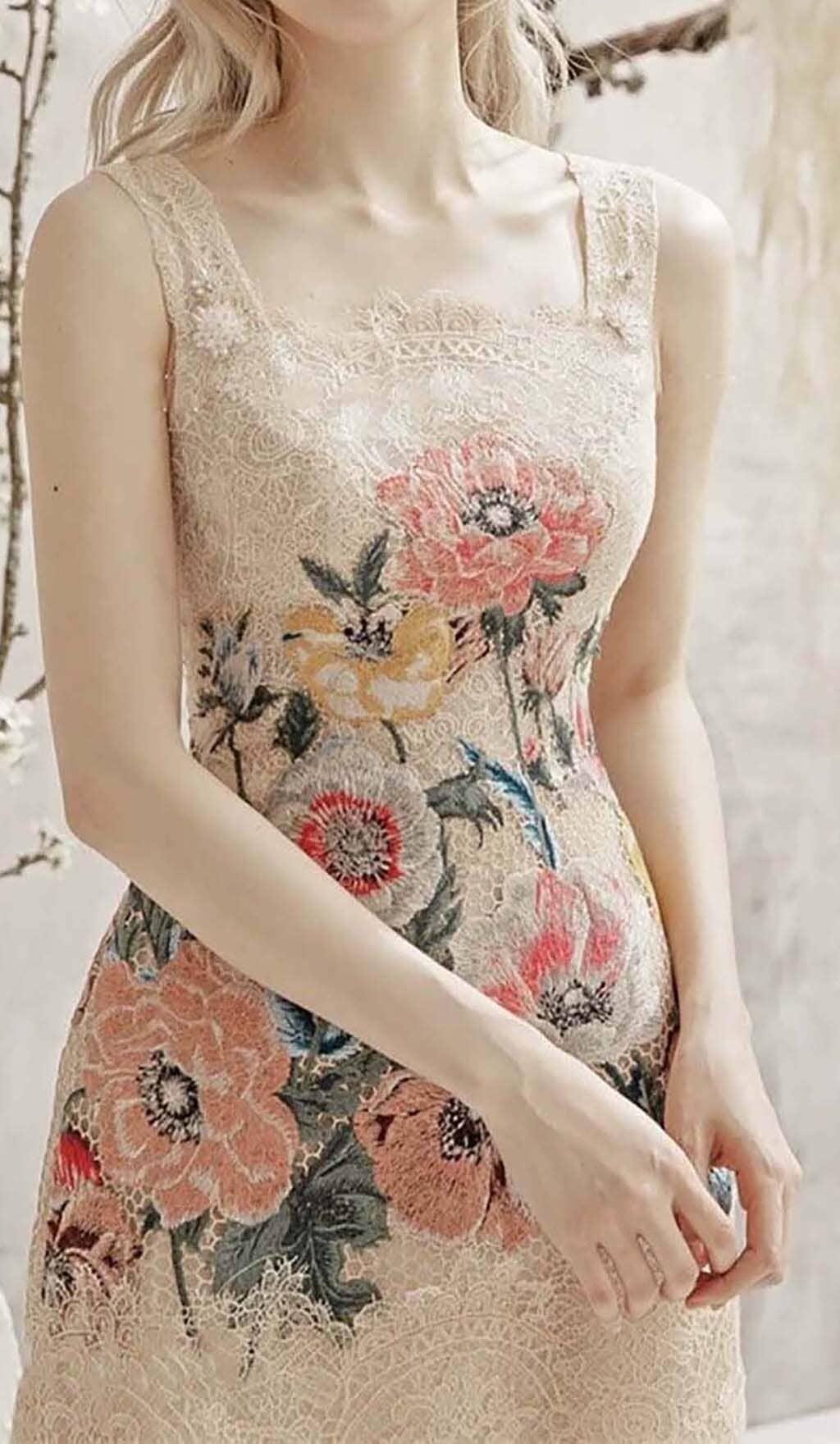 EMBROIDERY FLOWER LACE MIDI DRESS IN BEIGE