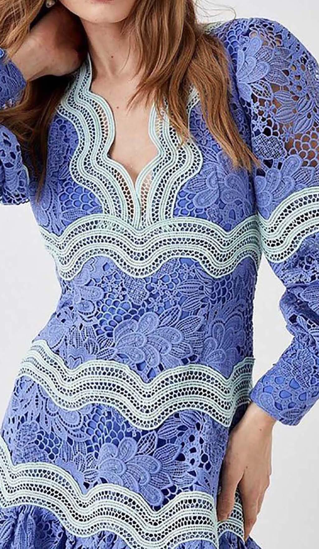 LACE SLEEVE TRIM DETAIL MINI DRESS IN BLUE