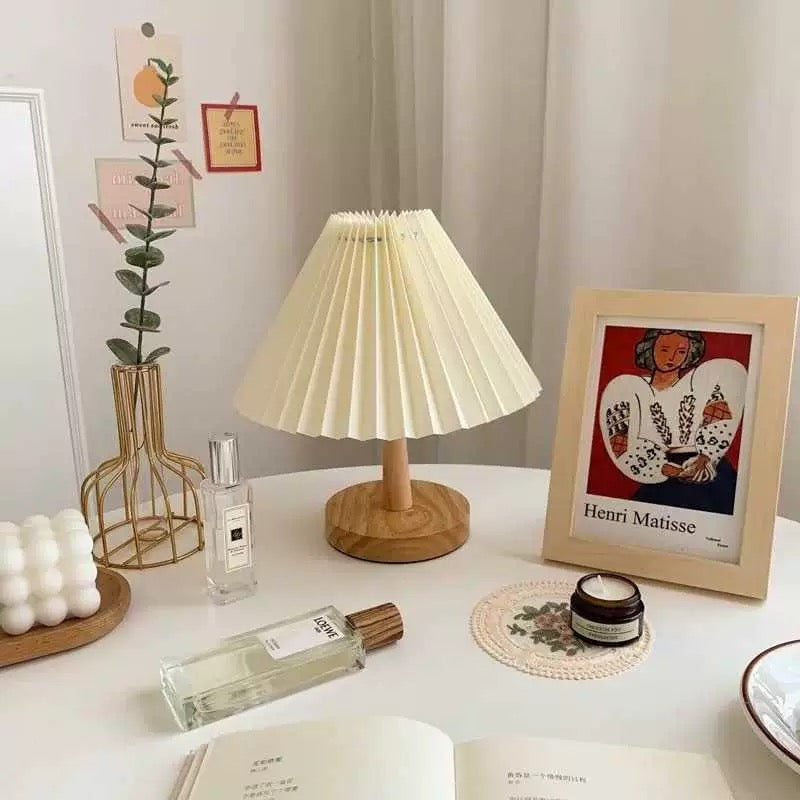 Milk Pleated Table Lamp