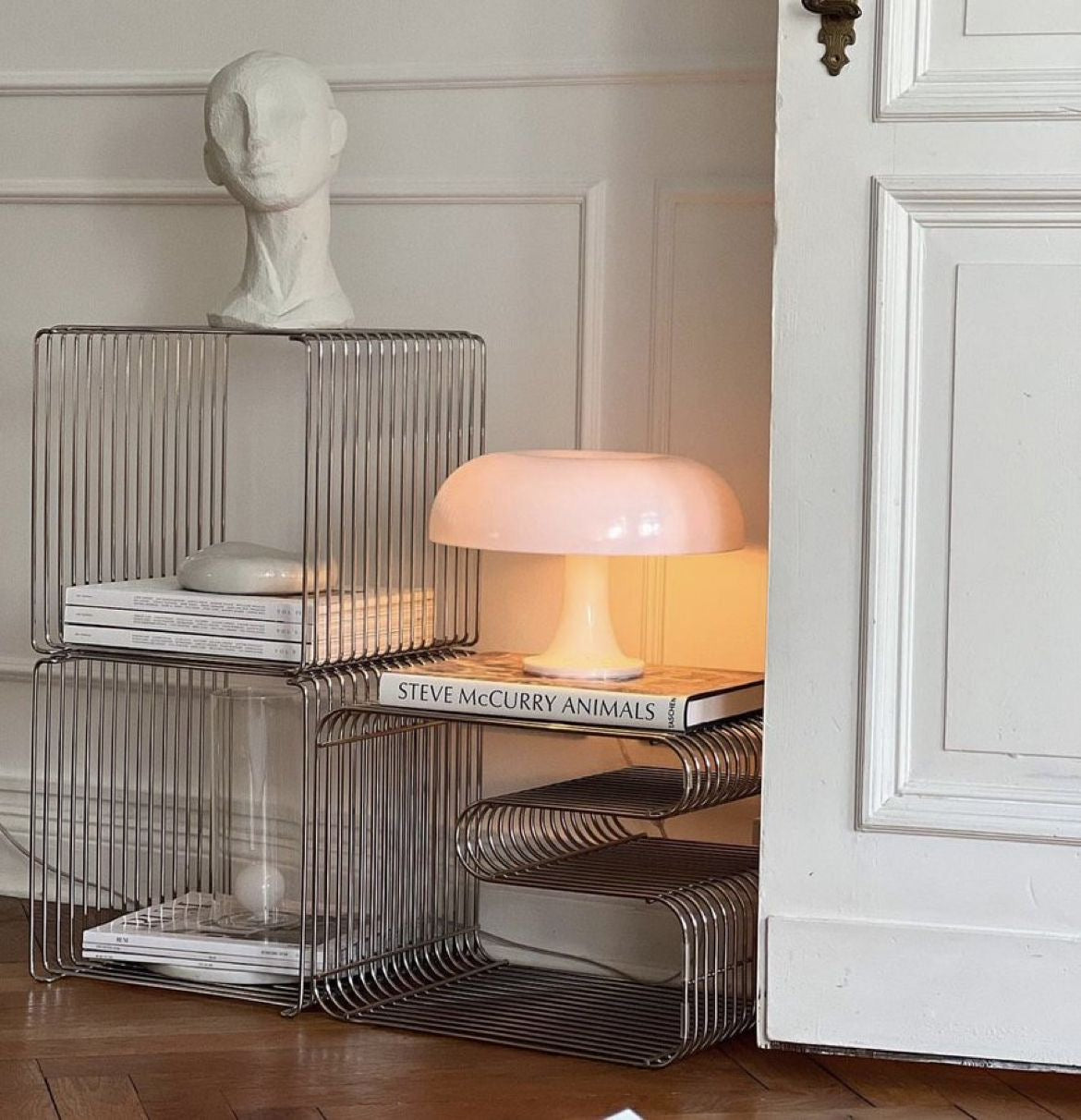 Modern Minimalist Metal Floating Shelf