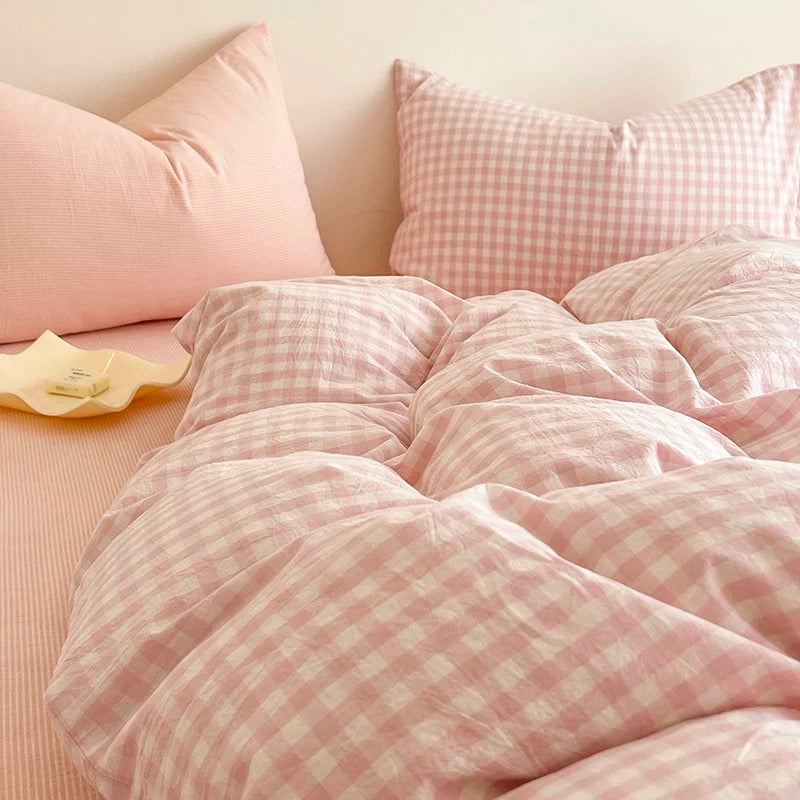 Cozy Pink Plaid Bedding Set