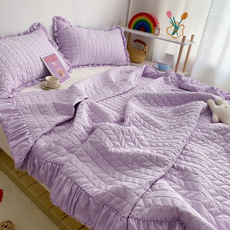 Cozy Ruffles Bedding Set