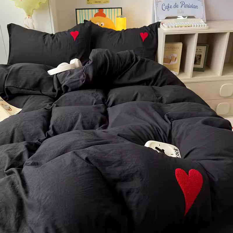 Black Heart Bedding Set