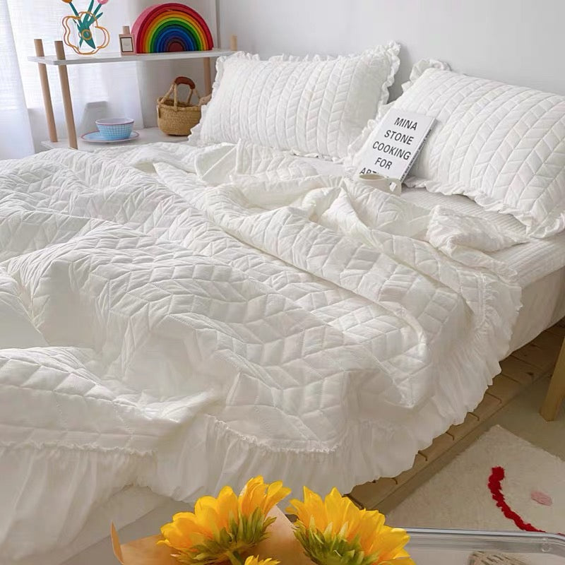 Cozy Ruffles Bedding Set