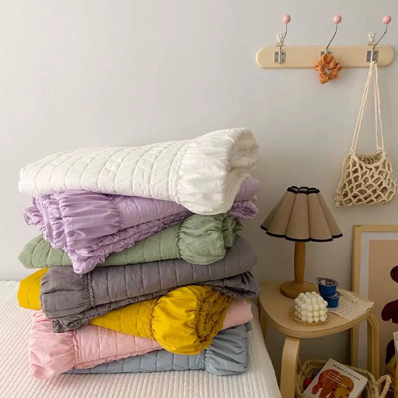 Cozy Ruffles Bedding Set