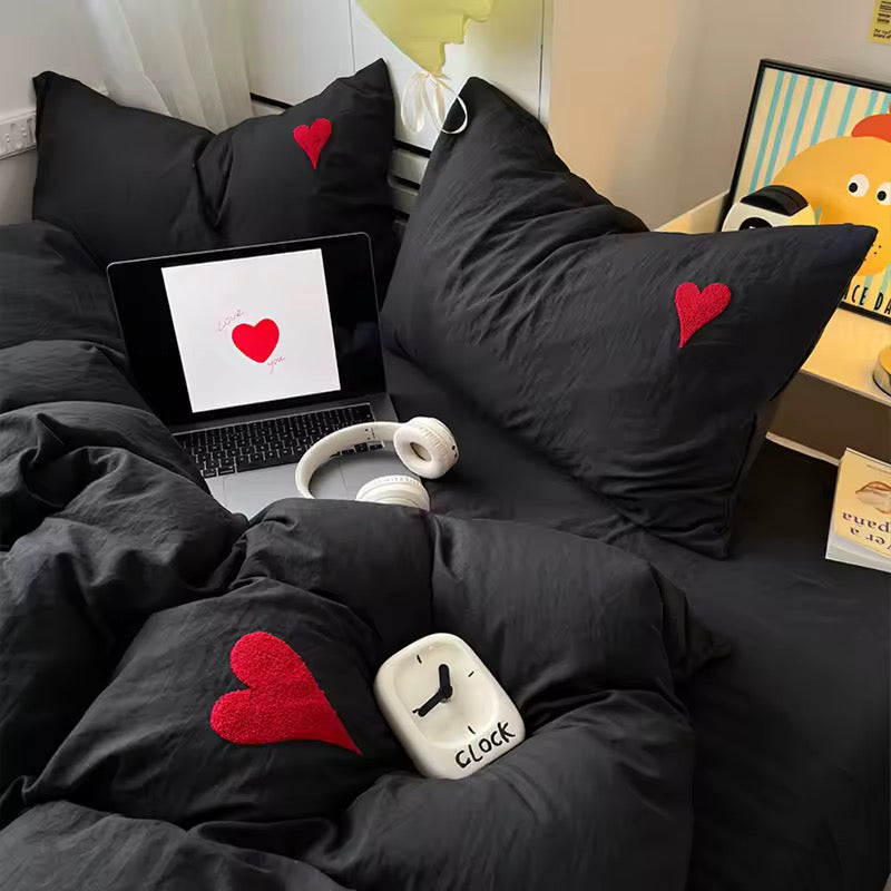 Black Heart Bedding Set