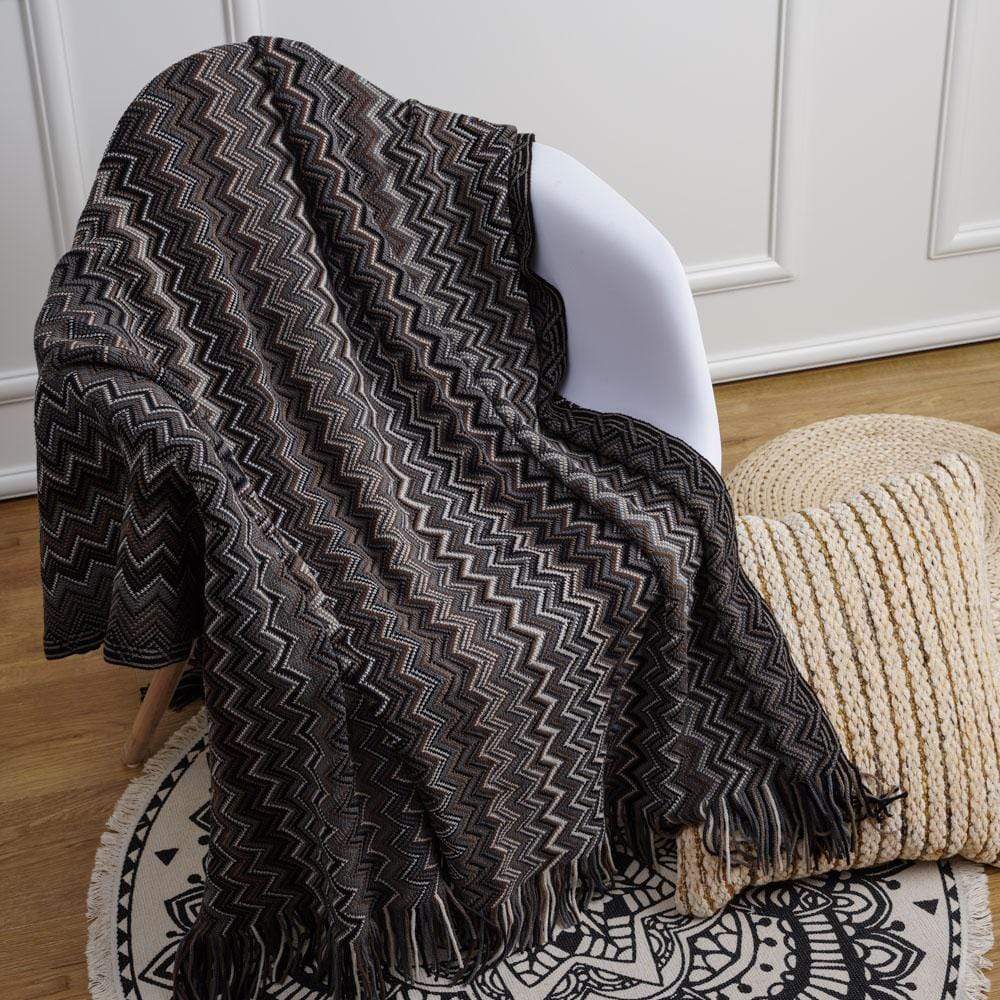 Geometric Pattern Throw Blanket