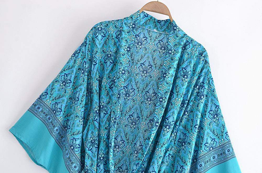 Muriel Vintage Floral Kimono In Blue