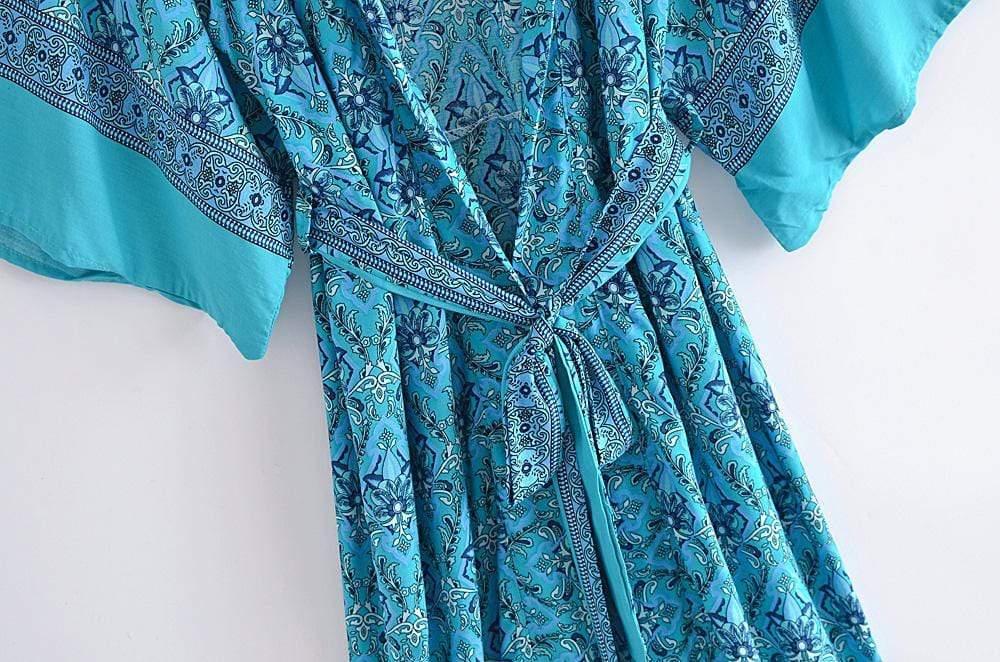 Muriel Vintage Floral Kimono In Blue