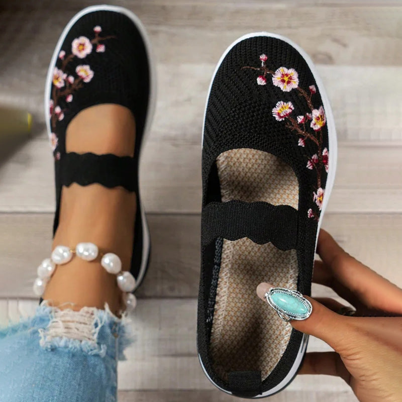 Floral Embroidered Breathable Shoes