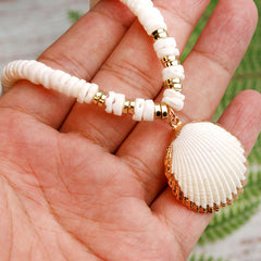 Shell Pendant Beaded Necklace