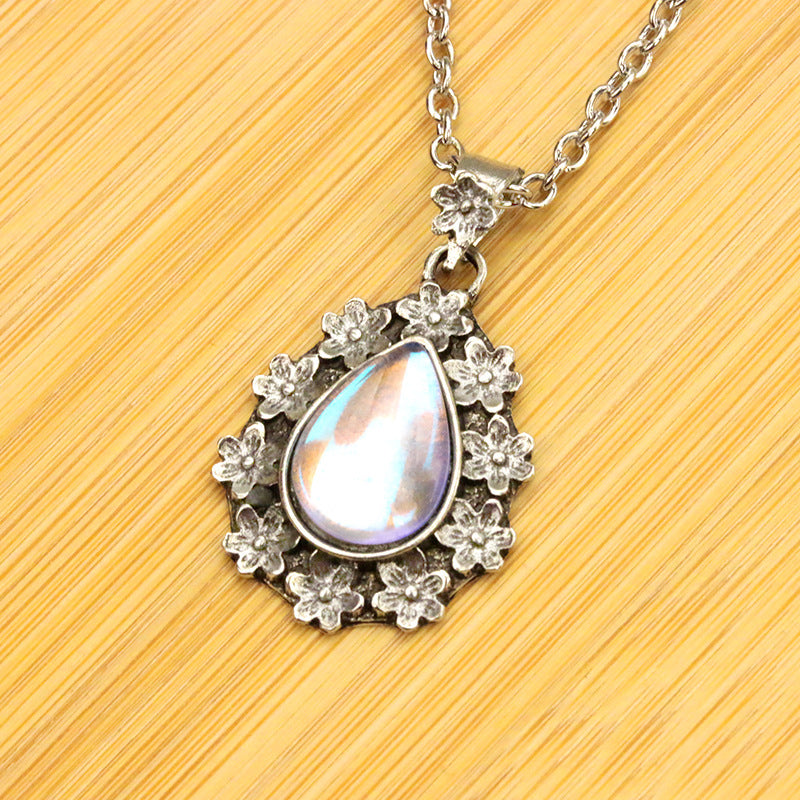 Vintage Flower Pendant Necklace