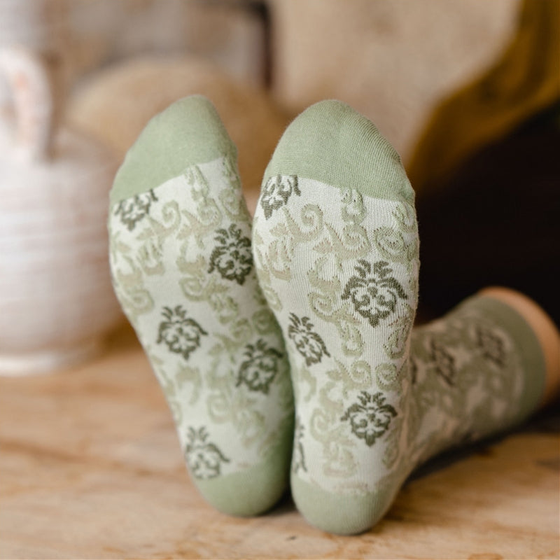 Vintage Floral Jacquard Socks